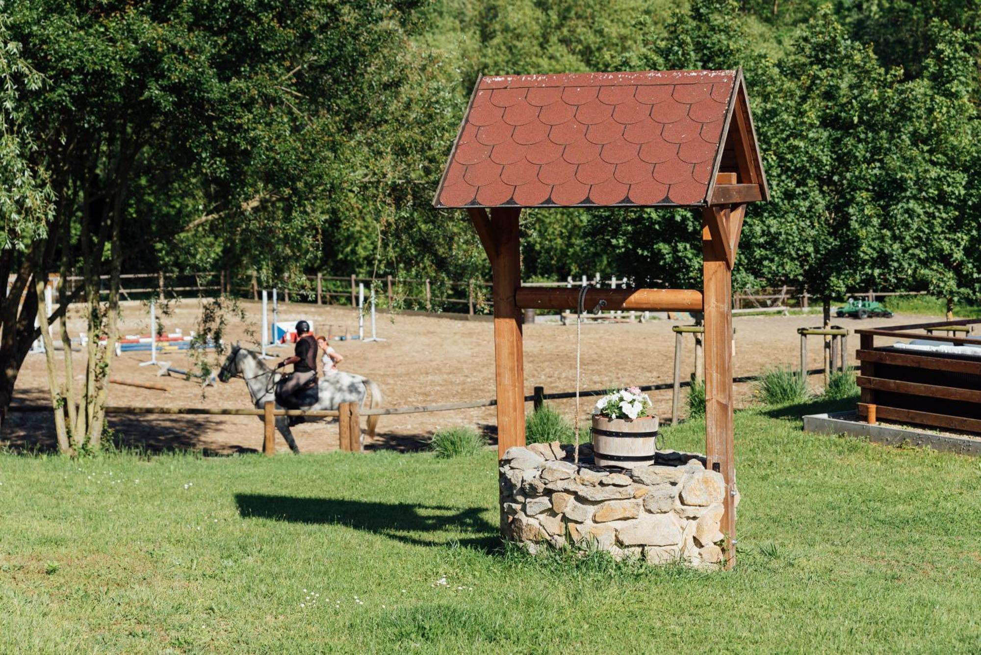 Rekreační a jezdecký areál Equifarm Villa Jevišovice Exterior foto